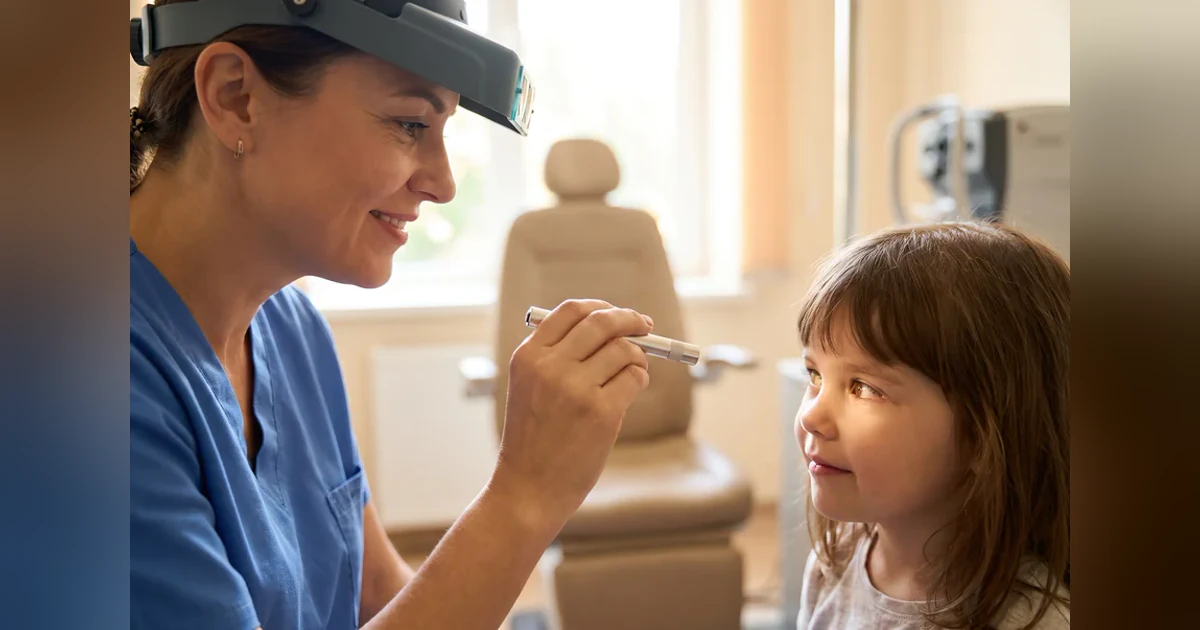 Avaliação clínica infantil relacionada à cirurgia de estrabismo